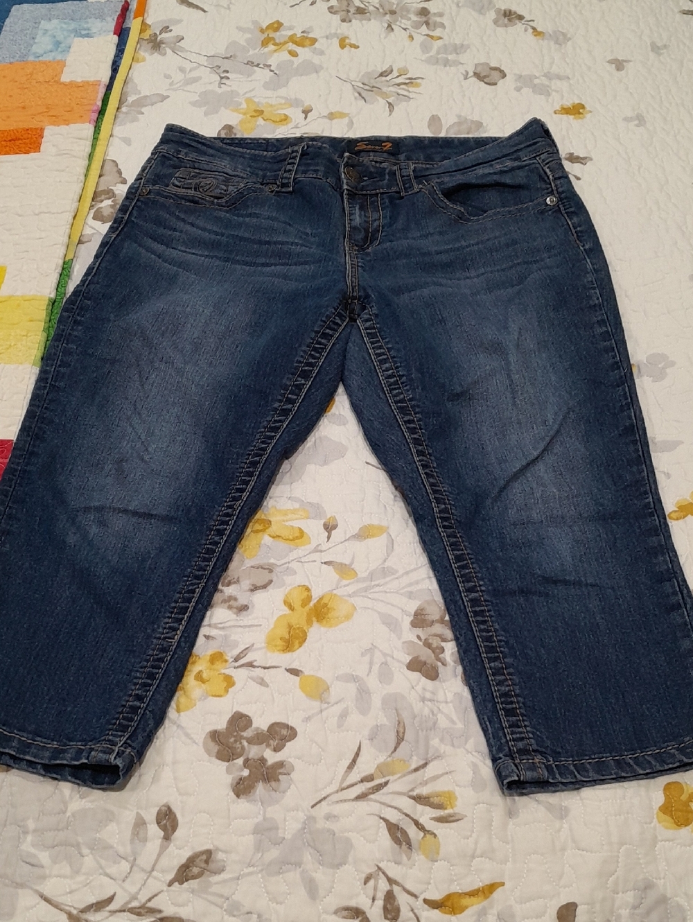 Seven7 Women's Dark Wash Capris